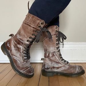 Dr. Martens Triumph 1914